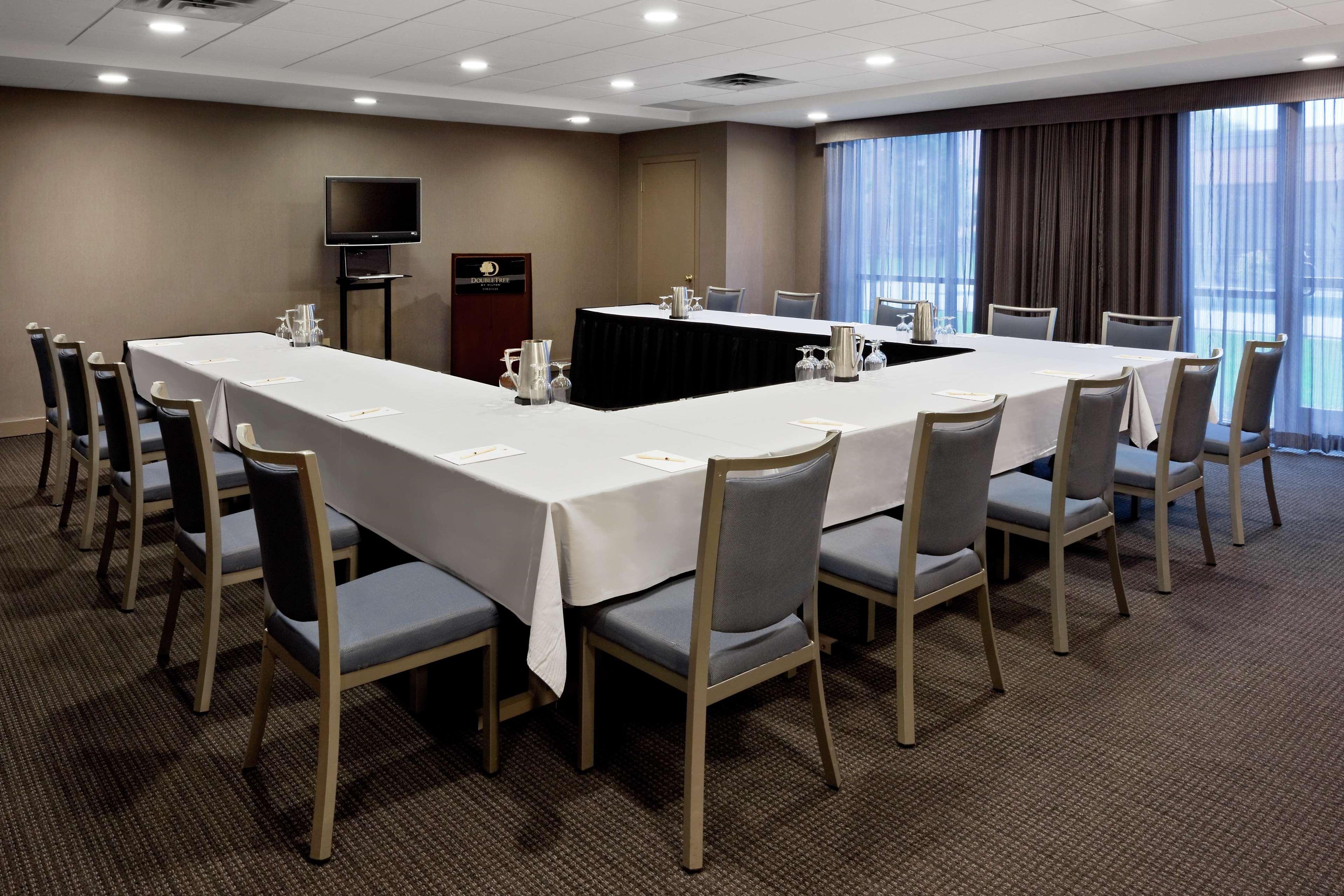 Doubletree By Hilton Hotel Syracuse East Syracuse Business bilde